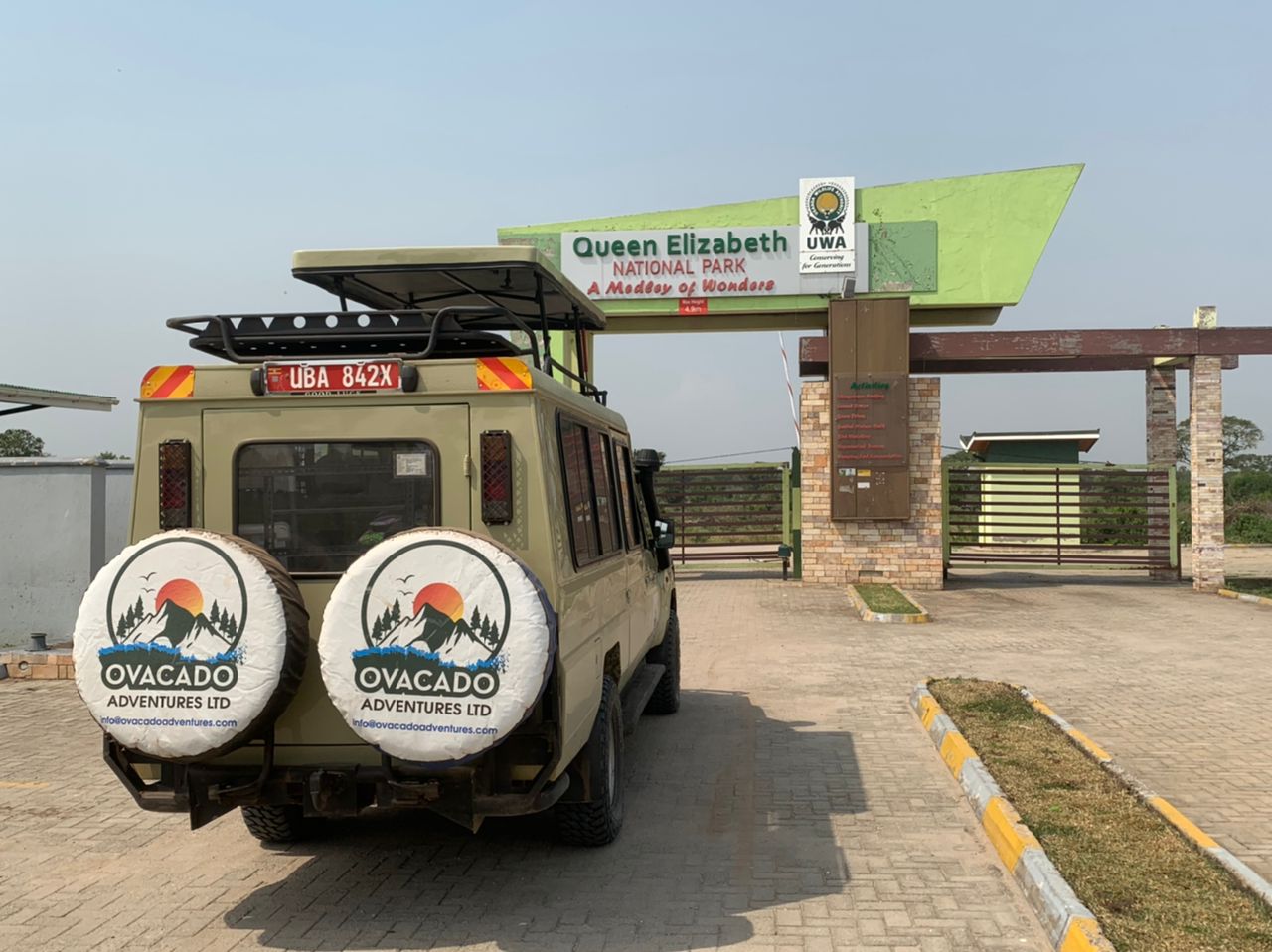 Uganda Wildlife Gorilla Tracking Tour